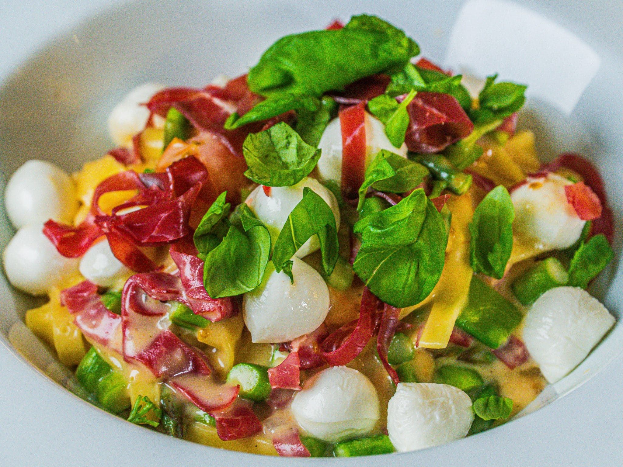 Cremet Fettuccine af la Caprese